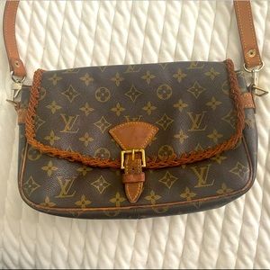 Authentic Vintage Monogram canvas sologne Louis Vuitton crossbody